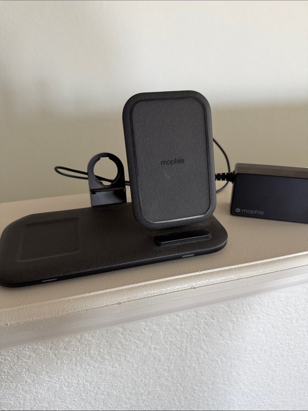 Mophie 3-in-1 Wireless Charging Stand - Black